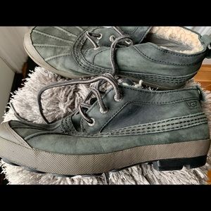 Uggs water proof boots womans 9.5